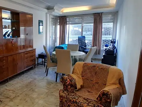 VENTA DEPARTAMENTO 4 AMB + DEP Y COCHERA AL FRENTE