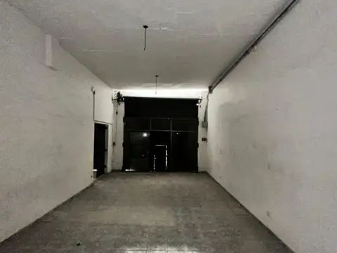 Local en Alquiler en Gregorio de Laferrere, $ 700.000