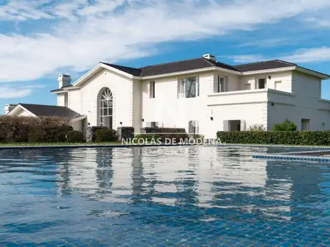 Mansion en venta y alquiler en Punta del Este, 8 dormitorios. Playa Mansa