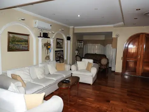 Casa en Venta en Villa Sarmiento, USD 340.000