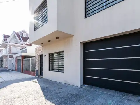 Casa en Venta en Lanus Oeste, USD 155.000