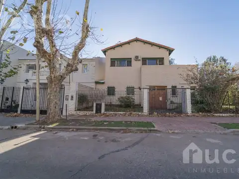 Lote de 20 mts de frente a la venta en La Lucila a metros de Av.Libertador