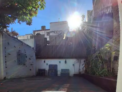 TERRENO CON BASE CULTURAL ACTIVA EN BELGRANO.