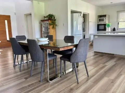 Casa en Alquiler en Los Naranjos, USD 2.500