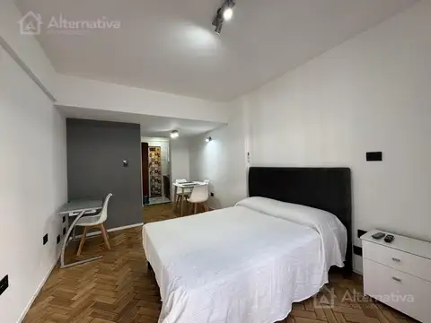 Pasaje. Tres Sargentos  al 400 entre San Martin y Reconquista.