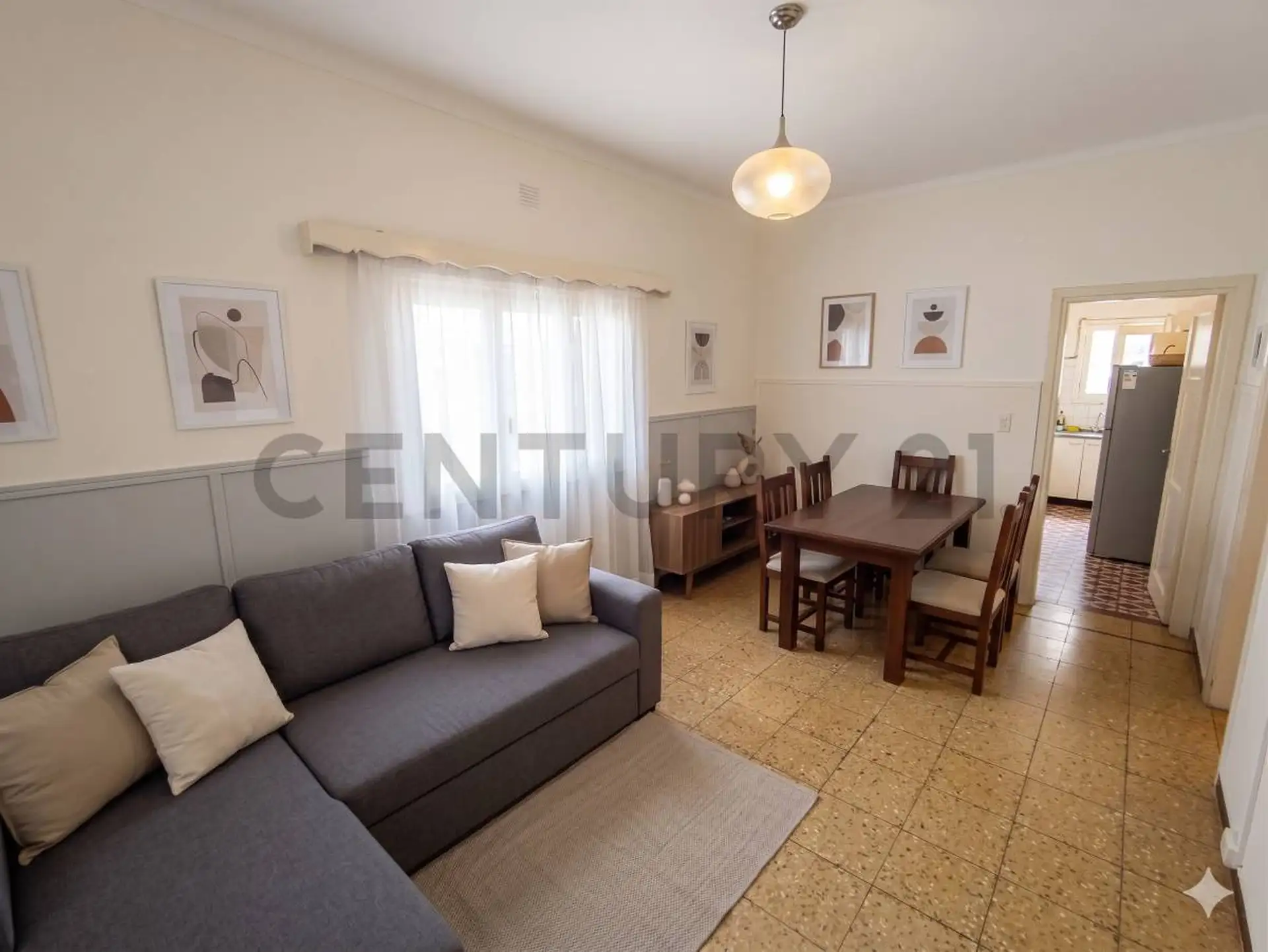 Chalet multifamiliar 9 amb, 189m² en San José con 2 patios y cochera