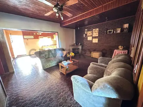 Casa 4 ambientes con 1 baño