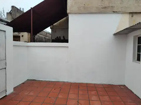 Casa 3 ambientes con 1 baño