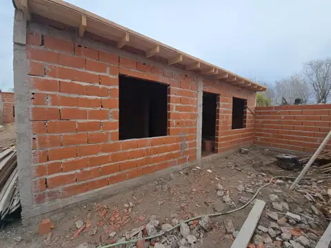 Casa 3 ambientes con 1 baño