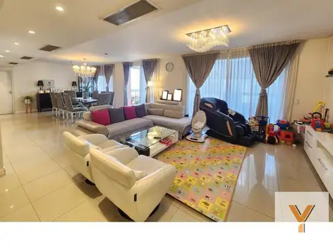 Departamento en venta - 5 Dormitorios 5 Baños - Flores