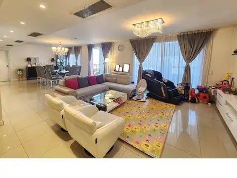 Departamento en venta - 5 Dormitorios 5 Baños - Flores