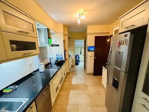 EXCELENTE CHALET EN 2 PLANTAS DETALLES DE CATEGORIA 