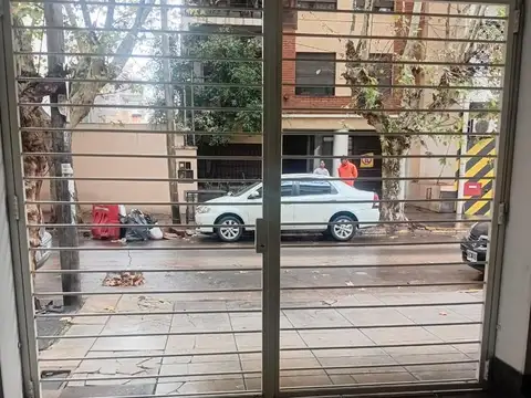 Cochera en venta en Ramos Mejía sur.