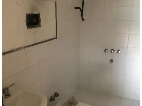 Casa 13 ambientes con 5 baños