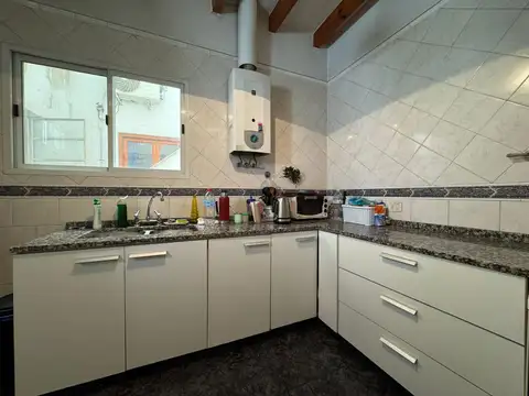 CASA PH AL FRENTE DE 3 AMB C/ TERRAZA ¡ EXC. ESTADO Y UBIC!