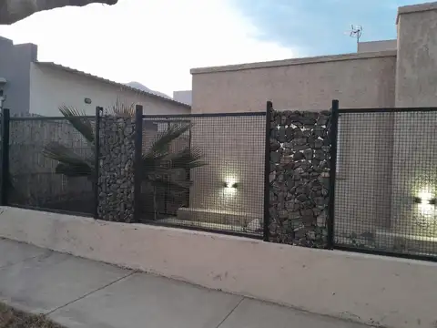 Casa en venta barrio privado La Yaya