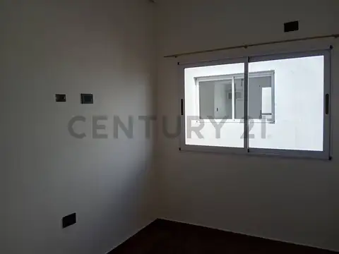 Departamento en Alquiler en Valentín Alsina, $ 620.000