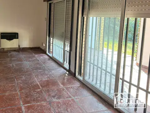 Casa en Alquiler en Funes, $ 900.000