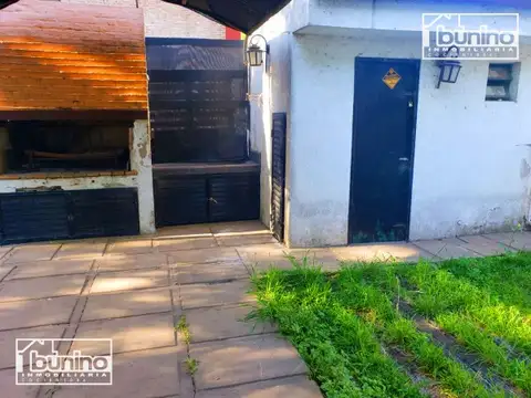 Casa en Alquiler con 1 cochera