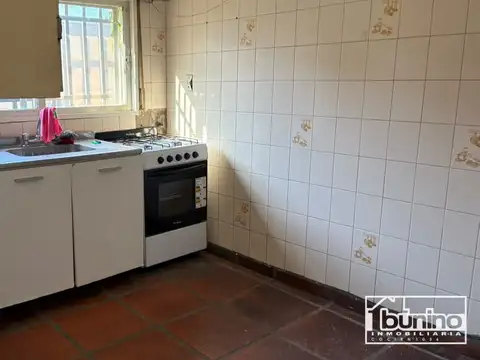 Casa en Alquiler con 1 cochera