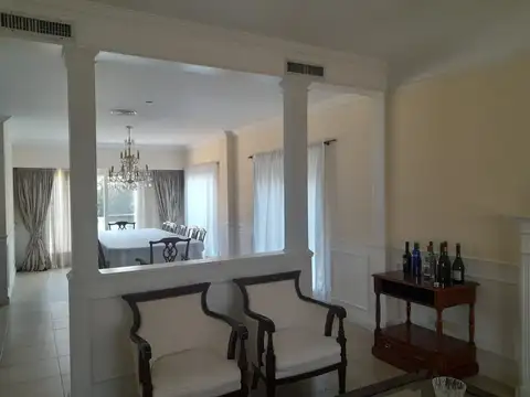 Casa 5 ambientes con 3 baños
