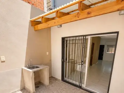 Depto Tipo Casa 3 ambientes con 2 baños