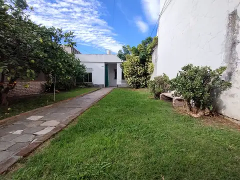 CASA EL PALOMAR 5 AMB. CON JARDÍN COCHERA PARRILLA