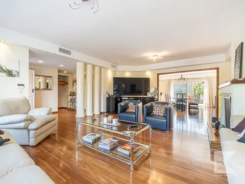 Casa 6 ambientes con 4 baños