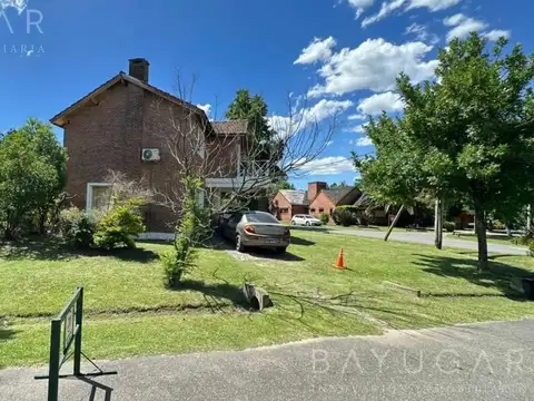 Casa 6 ambientes con 3 baños