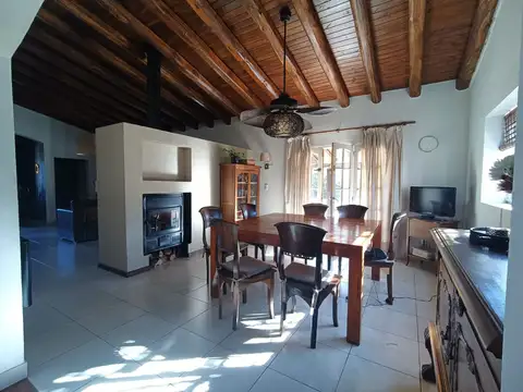 Casa 5 ambientes con 1 baño