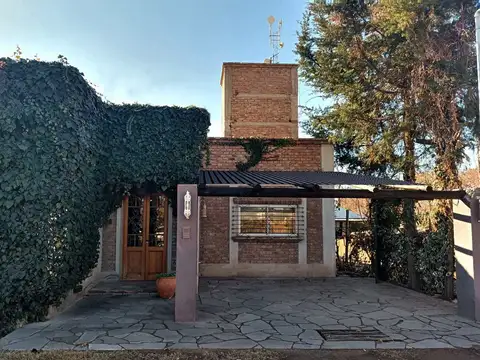 CASA  ESTILO COLONIAL EN VENTA , PERDRIEL