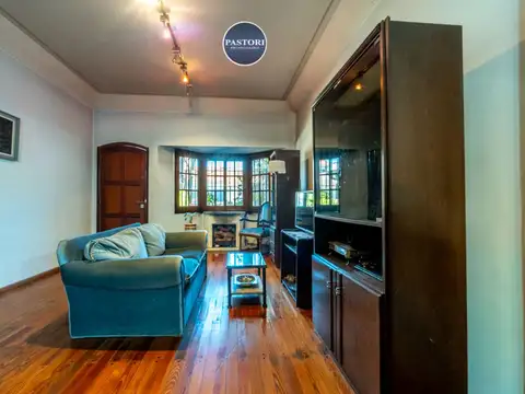 Casa 5 ambientes con 4 baños