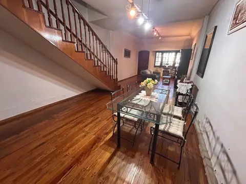 Casa 5 ambientes con 4 baños