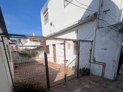 Depto Tipo Casa 4 ambientes con 3 baños
