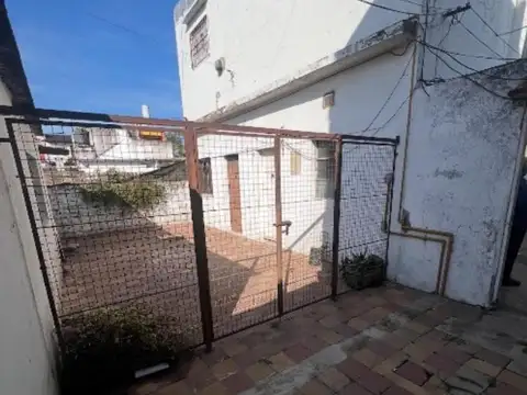 Depto Tipo Casa 4 ambientes con 2 baños