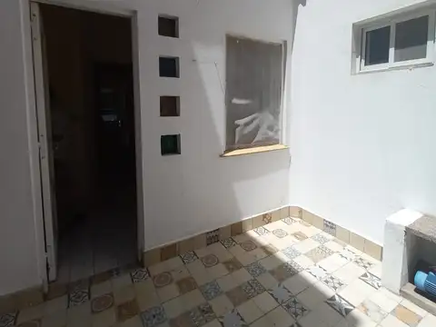 Funcional PH en planta baja, con 3 dormitorios y patio, cerca de Parque Centenario