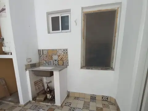 Funcional PH en planta baja, con 3 dormitorios y patio, cerca de Parque Centenario