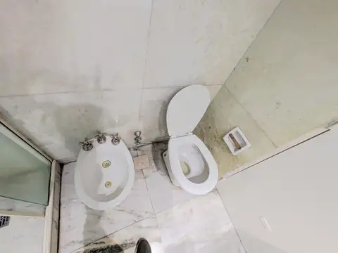 4 amb con cochera en venta en Las Cañitas. Gran terraza.