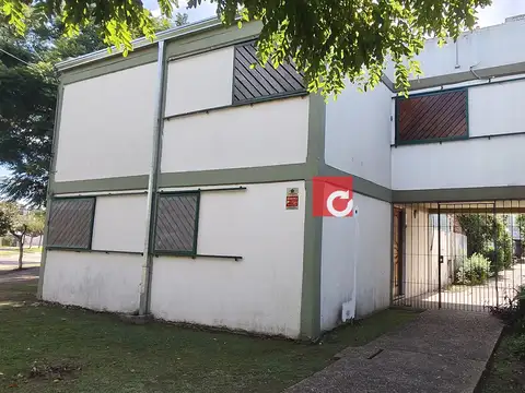 15 Esquina 529-Dúplex en venta c/ cochera en Tolosa