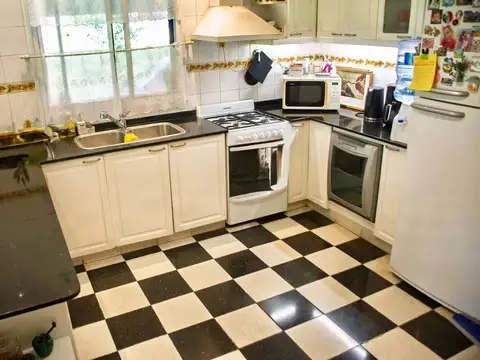Casa en Venta con 5 cocheras