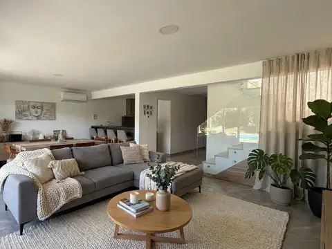 VENDO CASA COUNTRY LA CUESTA 3 DORMITORIOS 195 M2 CON PILETA