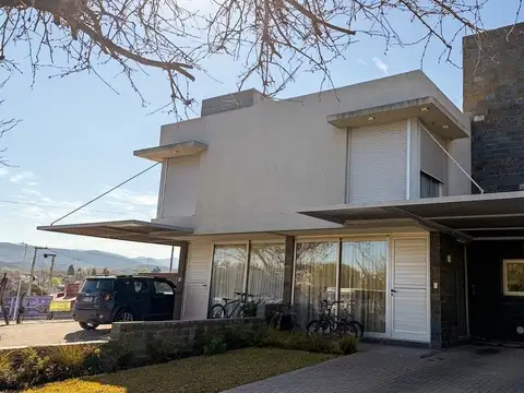 VENDO CASA COUNTRY LA CUESTA 3 DORMITORIOS 195 M2 CON PILETA