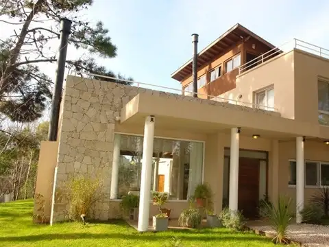 Casa 4 ambientes con 3 baños