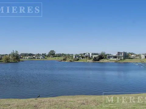 Apto Crédito , Lote a la laguna en venta en Área 5 San Sebastián