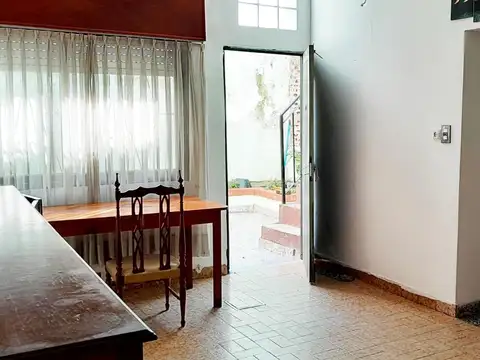 Casa 3 ambientes con 2 baños