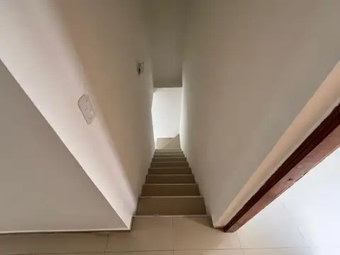 Depto Tipo Casa en Venta en La Plata, USD 120.000