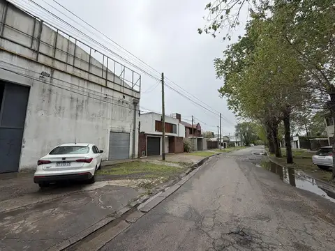 Galpon en Alquiler 47  mts Frente