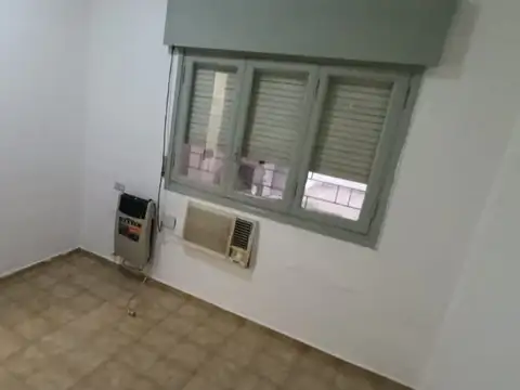 VENTA CASA DOS PISOS - BARRIO GENERAL PAZ