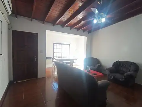 CASA 6 AMBIENTES EN VENTA EN EL TALAR C/ JARDIN