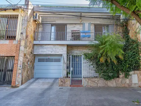 VENTA - Casa - 4 Dormitorios - España y Hospitales, Rosario